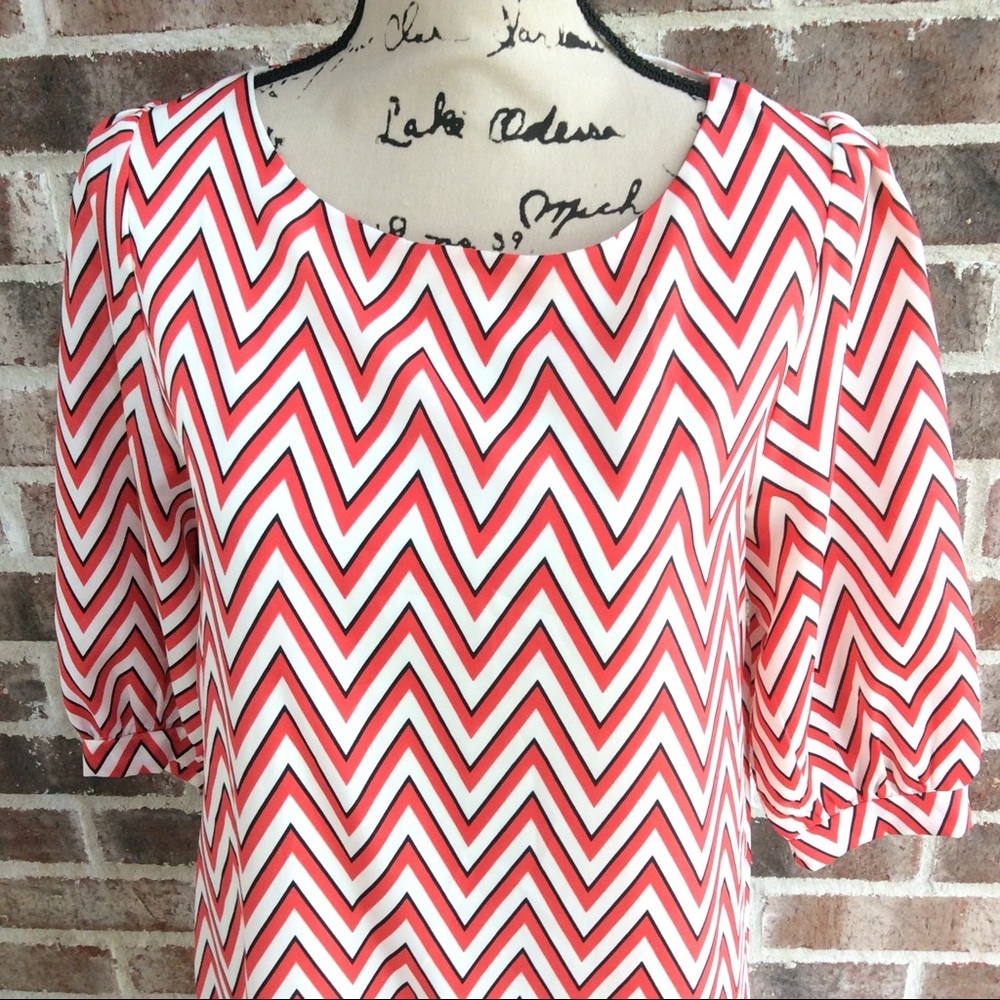 Everly Chevron Shift Dress - Picture 2 of 6